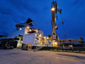 Havila-Subsea-exchange-between-Surveyor-SROV-and-Schilling-HD-WROV-in-ROV-hangar